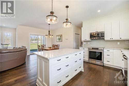 530 Porter Road, Smiths Falls, ON - Indoor Photo Showing Kitchen