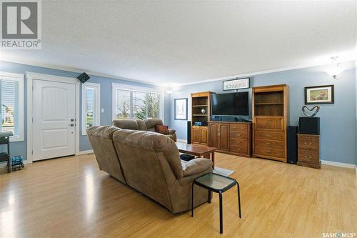 509 3Rd Avenue E, Watrous, SK - Indoor Photo Showing Living Room