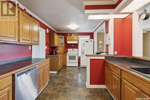 509 3Rd Avenue E, Watrous, SK - Indoor Photo Showing Kitchen