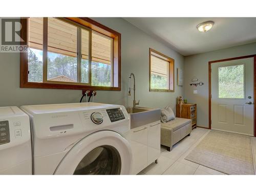 4626 Teasdale Road, Horsefly, BC - Indoor Photo Showing Laundry Room