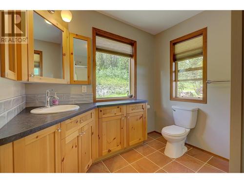 4626 Teasdale Road, Horsefly, BC - Indoor Photo Showing Bathroom