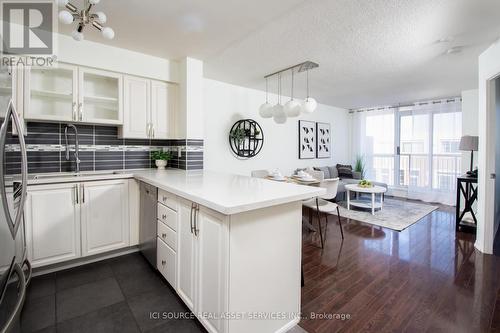 #403 -1000 King St W, Toronto, ON - Indoor Photo Showing Kitchen With Upgraded Kitchen