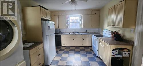 44-46 Mill Rd, Moncton, NB - Indoor Photo Showing Kitchen