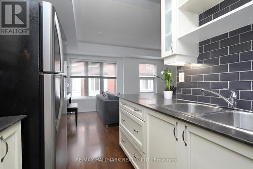 #4 -8 Florence Wyle Lane, Toronto, ON - Indoor Photo Showing Kitchen With Double Sink