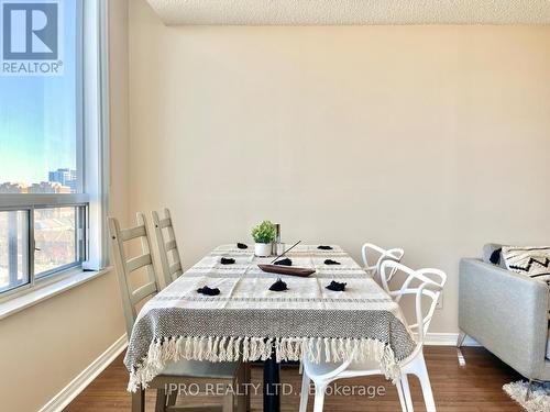 #1016 -9 Northern Heights Dr, Richmond Hill, ON - Indoor Photo Showing Dining Room