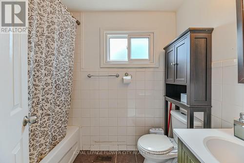 20 Horseshoe Court, Brampton, ON - Indoor Photo Showing Bathroom
