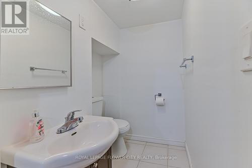 20 Horseshoe Crt, Brampton, ON - Indoor Photo Showing Bathroom