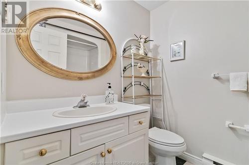 37 Arthur St, Moncton, NB - Indoor Photo Showing Bathroom