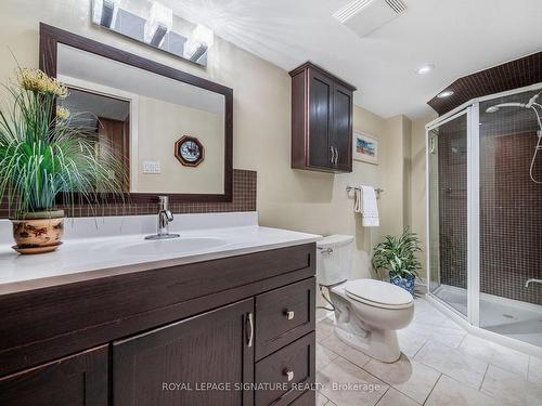 55 Fifeshire Rd, Toronto, ON - Indoor Photo Showing Bathroom