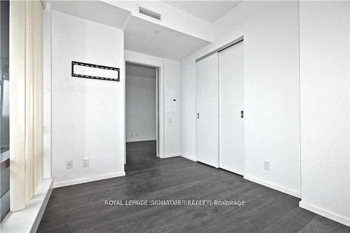 306-5 St Joseph St, Toronto, ON - Indoor Photo Showing Other Room