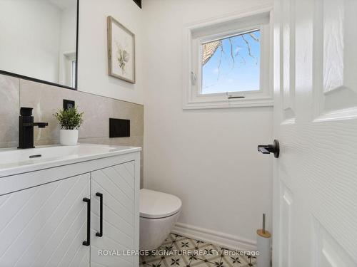 23 Albert St, Cambridge, ON - Indoor Photo Showing Bathroom