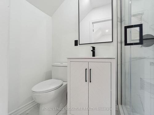 23 Albert St, Cambridge, ON - Indoor Photo Showing Bathroom