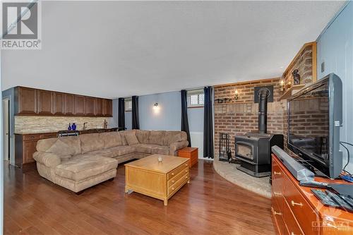 882 Trojan Avenue, Ottawa, ON - Indoor Photo Showing Living Room With Fireplace