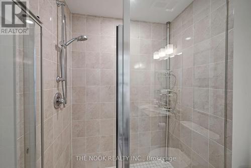 #415 -21 Brookhouse Dr, Clarington, ON - Indoor Photo Showing Bathroom