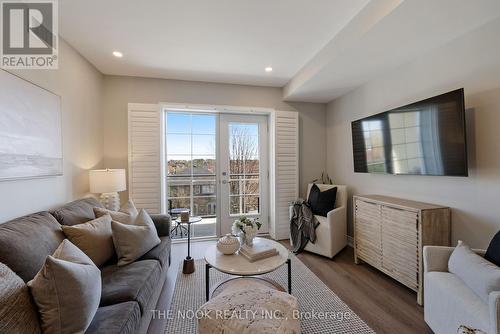 415 - 21 Brookhouse Drive, Clarington, ON - Indoor Photo Showing Living Room