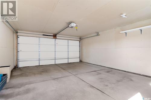 2950 Rochdale Boulevard, Regina, SK - Indoor Photo Showing Garage