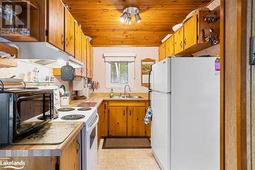 1319 Sullivan Drive, Haliburton, ON - Indoor Photo Showing Kitchen With Double Sink