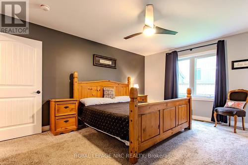 170 Lakewood Ave, Fort Erie, ON - Indoor Photo Showing Bedroom