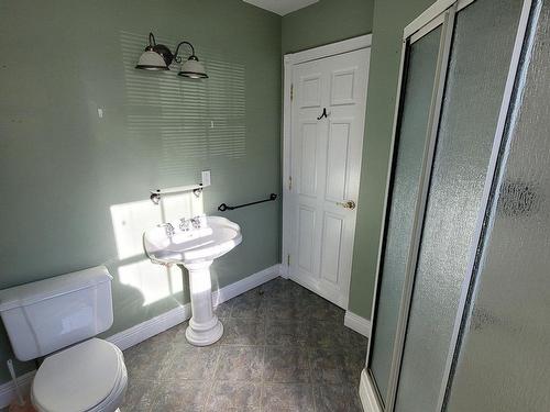 Salle de bains - 662 Rue Principale, Lachute, QC - Indoor Photo Showing Bathroom