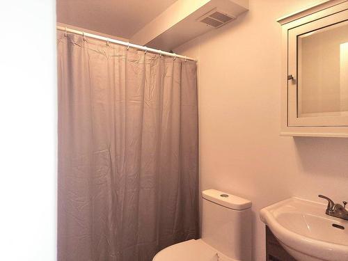 Bathroom - 122 Ch. D'Orlo, Blue Sea, QC - Indoor Photo Showing Bathroom