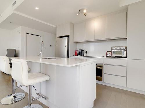 Kitchen - 912-5505 Boul. Du Quartier, Brossard, QC 