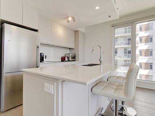 Kitchen - 912-5505 Boul. Du Quartier, Brossard, QC 