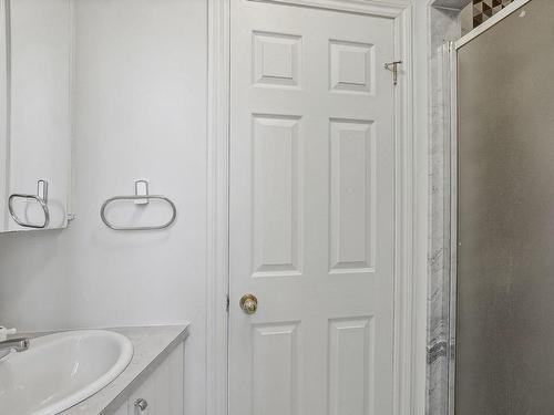 Bathroom - 195 Rue Sidney-Cunningham, Beaconsfield, QC - Indoor Photo Showing Bathroom