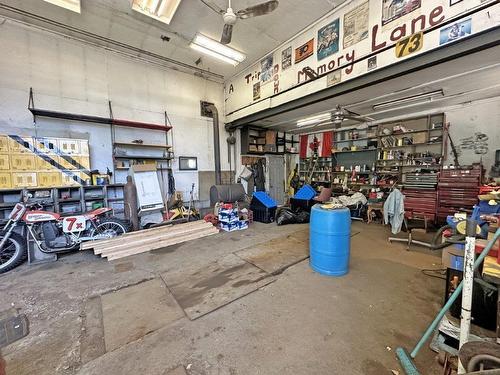 7309 Pursainen Road, Gorham, ON - Indoor Photo Showing Garage