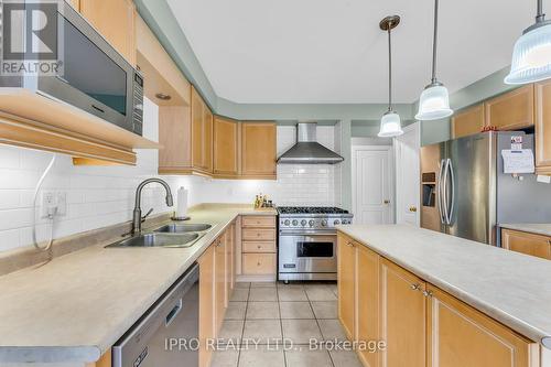 27 Linderwood Dr, Brampton, ON - Indoor Photo Showing Kitchen With Double Sink