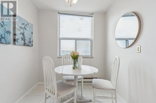1605 - 966 Inverhouse Drive, Mississauga, ON - Indoor Photo Showing Dining Room