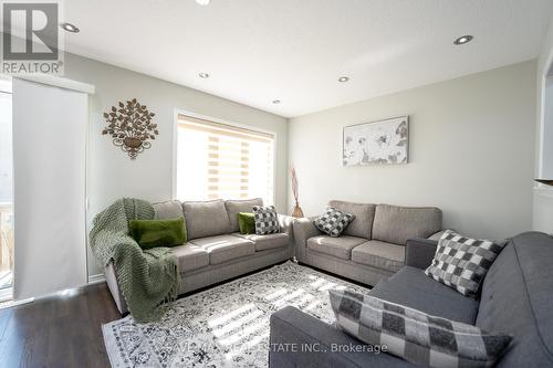 486 Queen Mary Drive, Brampton, ON - Indoor Photo Showing Living Room