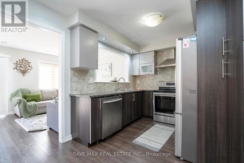 486 Queen Mary Drive, Brampton, ON - Indoor Photo Showing Kitchen With Upgraded Kitchen