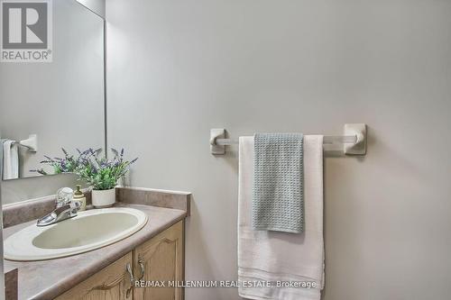 66 Wild Indigo Cres, Brampton, ON - Indoor Photo Showing Bathroom