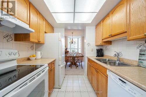 #308 -30 Malta Ave, Brampton, ON - Indoor Photo Showing Kitchen With Double Sink
