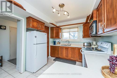 7277 Collett Rd, Mississauga, ON - Indoor Photo Showing Kitchen With Double Sink