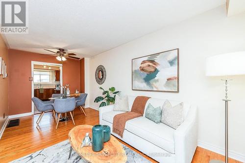 7277 Collett Road, Mississauga, ON - Indoor Photo Showing Living Room