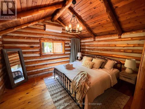 190 Brady Rd, Westport, ON - Indoor Photo Showing Bedroom