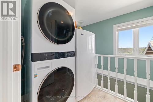 643 St Luke'S Road, Kawartha Lakes, ON - Indoor Photo Showing Laundry Room