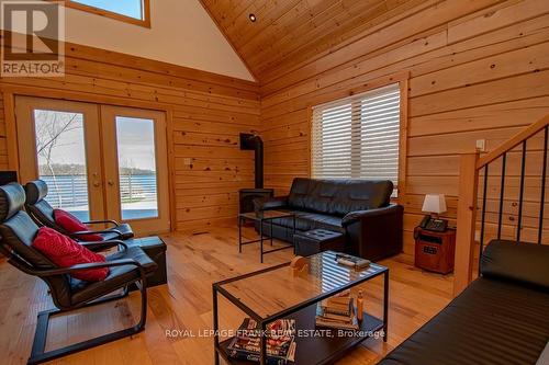 5326 Rice Lake Scenic Drive, Hamilton Township, ON - Indoor Photo Showing Other Room