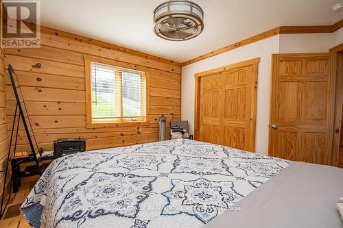 5326 Rice Lake Scenic Drive, Hamilton Township, ON - Indoor Photo Showing Bedroom