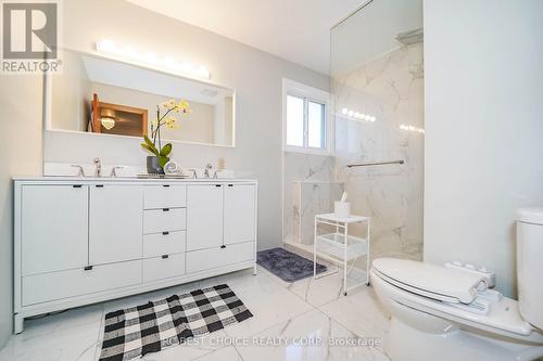170 Garden Ave, Richmond Hill, ON - Indoor Photo Showing Bathroom