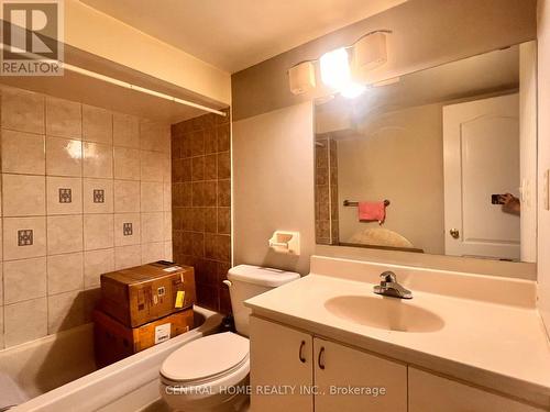 46 Clifton Crt, Markham, ON - Indoor Photo Showing Bathroom