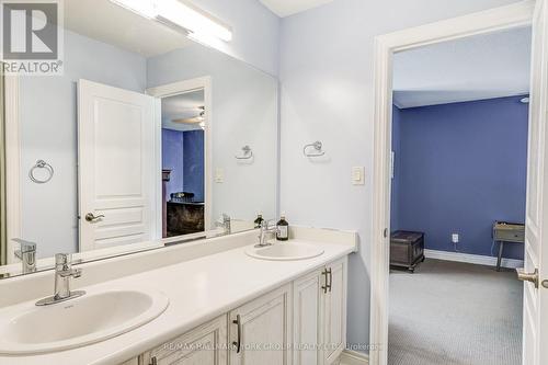 17 Duncton Wood Crescent, Aurora, ON - Indoor Photo Showing Bathroom
