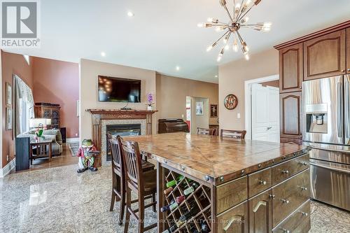 17 Duncton Wood Cres, Aurora, ON - Indoor With Fireplace