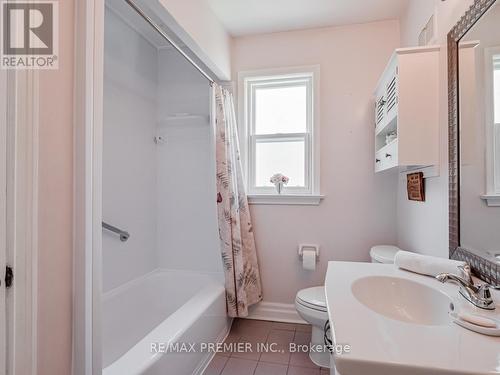 93 Black Creek Blvd, Toronto, ON - Indoor Photo Showing Bathroom