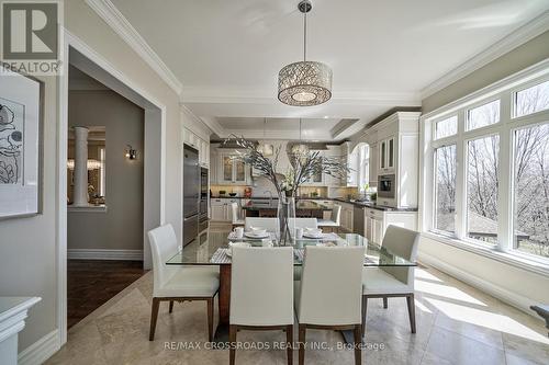 365 Paradelle Dr, Richmond Hill, ON - Indoor Photo Showing Dining Room