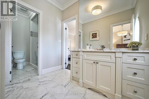 365 Paradelle Drive, Richmond Hill, ON - Indoor Photo Showing Bathroom