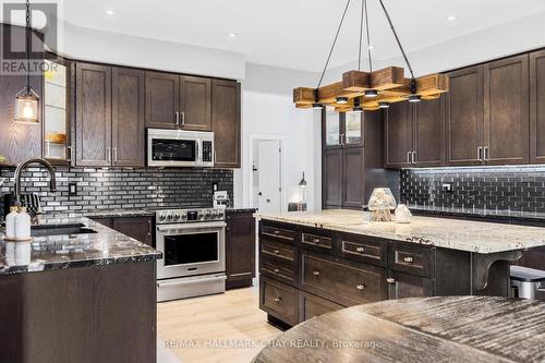 30 Marta Cres, Barrie, ON - Indoor Photo Showing Kitchen With Upgraded Kitchen