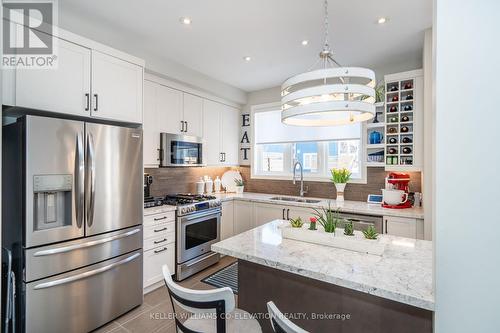 21 Kennedy Ave, Collingwood, ON - Indoor Photo Showing Kitchen With Upgraded Kitchen