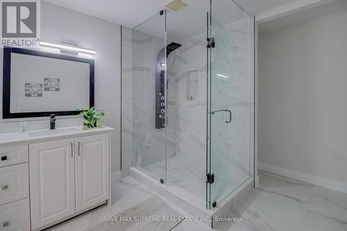 10 Curtiss Crt, Barrie, ON - Indoor Photo Showing Bathroom